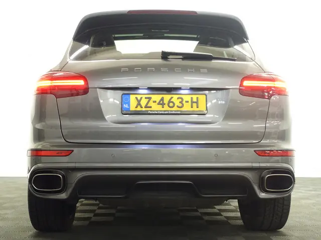 Porsche Cayenne 3.6 S Sport Chrono 300pk Aut- 2016 Benzine 32