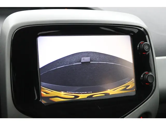 Toyota Aygo 1.0 VVT-i x-play 2015 Benzine 9