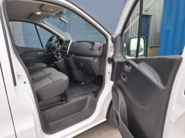 Renault Trafic 2.0 dCi 145 T27 L1H1 Comfort 2021 Diesel 38