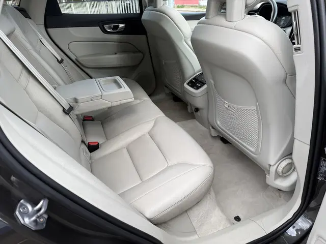 Volvo XC60 2.0 T5 Luxury-line 2018 Benzine 9