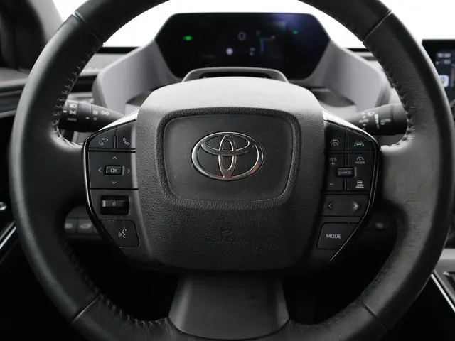 Toyota bZ4X DYNAMIC 71 kWh + TREKHAAK 2023 Elektrisch 22