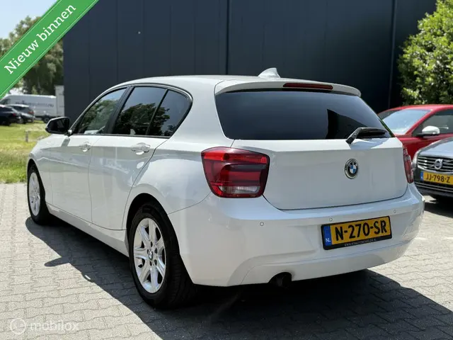 BMW 1 Serie 116i Business+, Automaat, 5 deurs 2012 Benzine 2