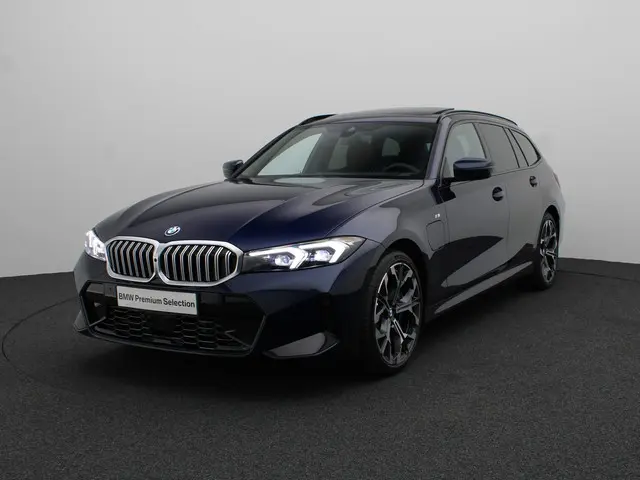 BMW 3 Serie Touring 330e 2024 Hybride Benzine 31