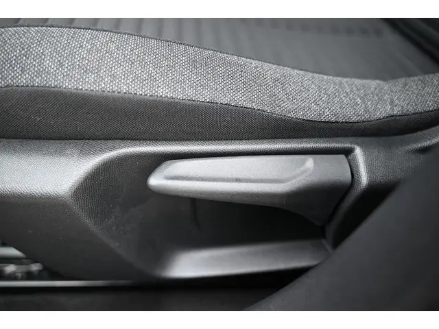 Peugeot 208 1.2 PureTech Active 2020 Benzine 16