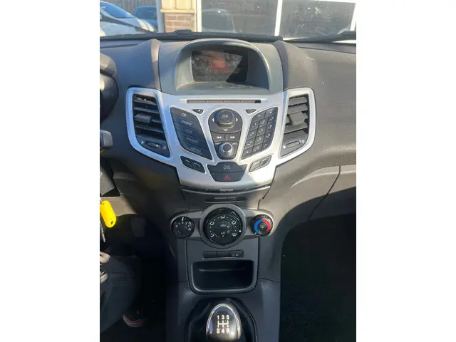 Ford Fiesta 1.25 2015 Benzine 7