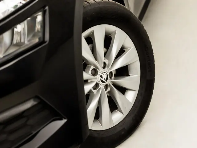 Škoda Kamiq 1.0 TSI Sport 2020 Benzine 16