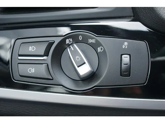 BMW X3 sDrive20i Centennial High Executive 2017 Benzine 32