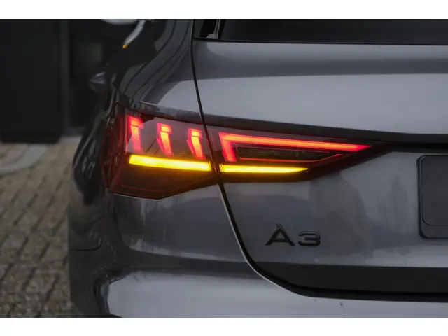 Audi A3 Sportback 30 TFSI 110pk S-line 2023 Benzine 33