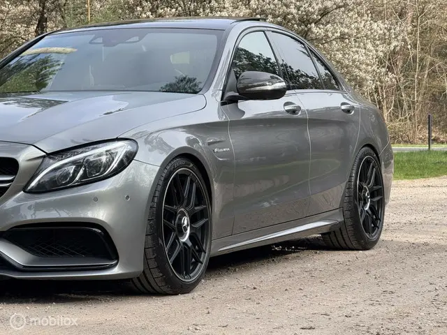 Mercedes-Benz C-Klasse AMG 63 2015 Benzine 18