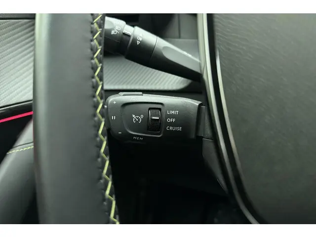 Peugeot 208 1.2 PureTech 100 GT 2024 Benzine 21