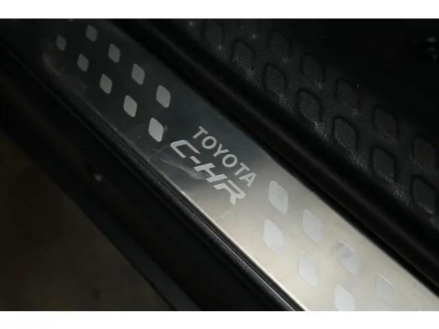 Toyota C-HR 2.0 Hybrid Executive 2021 Hybride Benzine 13