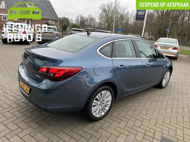 Opel Astra 1.4 Turbo Cosmo|Navi|Airco|NAP 2013 Benzine 3