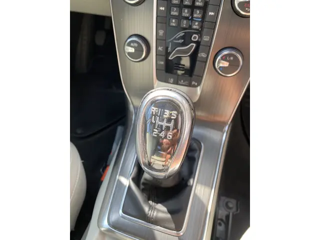 Volvo V40 1.6 T3 Momentum 2012 Benzine 10