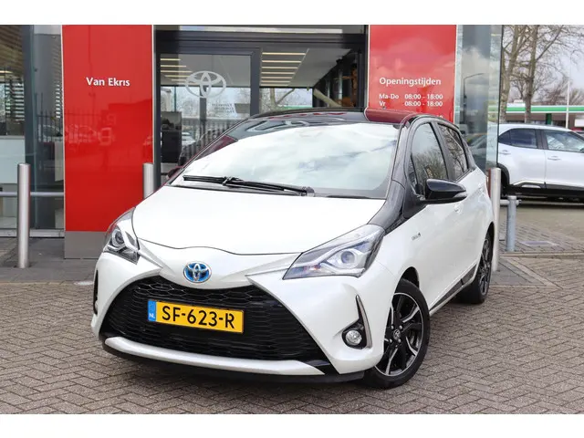 Toyota Yaris 1.5 Hybrid Bi-Tone, Navi 2018 Hybride Benzine 9