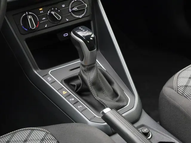 Volkswagen Taigo 1.0TSI/110PK R-Line DSG 2022 Benzine 32