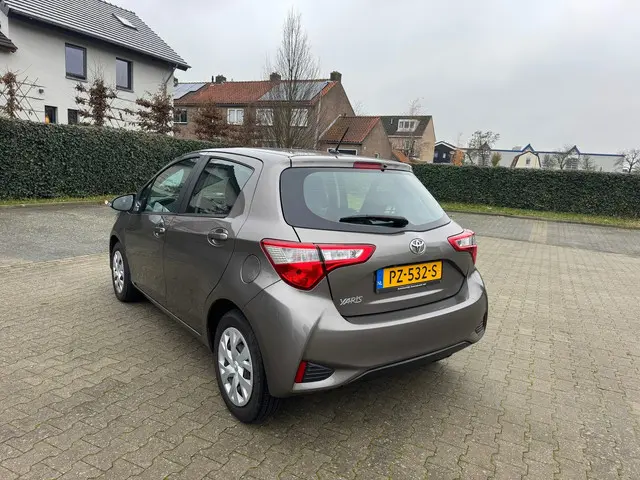 Toyota Yaris 1.0 VVT-i Aspiration 2017 Benzine 19