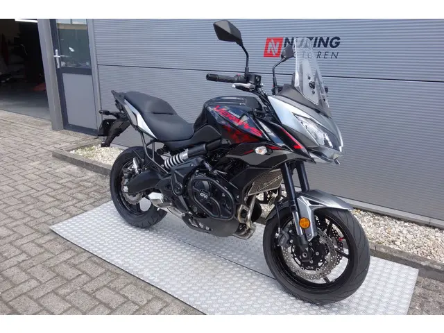 Kawasaki Versys 650 ABS 2022 Benzine 2