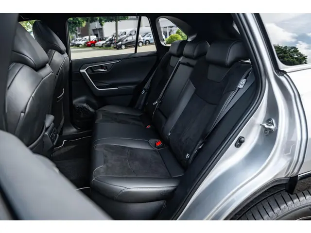 Toyota RAV4 2.5 HEV AWD Bi-Tone 2023 Hybride Benzine 14