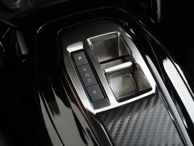 Peugeot e-2008 EV Allure 50 kWh 2023 Elektrisch 36