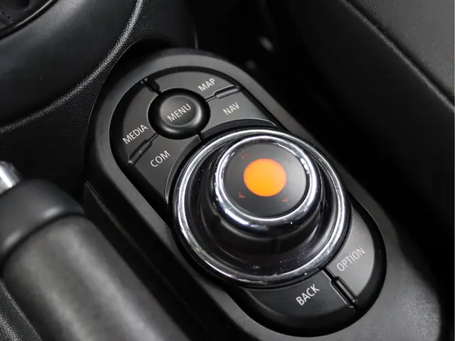 MINI Cooper 1.5 Salt 2021 Benzine 50