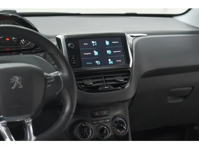 Peugeot 208 PureTech 82 Signature 2019 Benzine 45