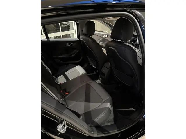 BMW 1 Serie 116i 2024 Benzine 10