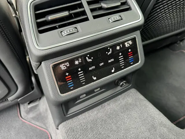 Audi RS6 TFSI quattro 2022 Benzine 38