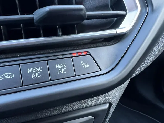 BMW 1 Serie 118i Sport Line 2020 Benzine 16
