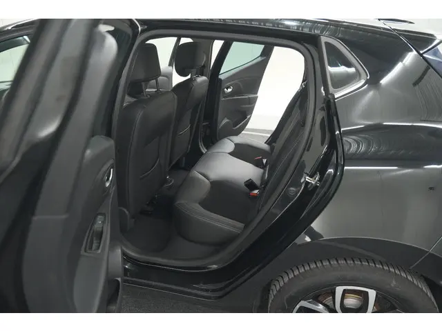 Renault Clio TCe 90 Intens 2017 Benzine 27