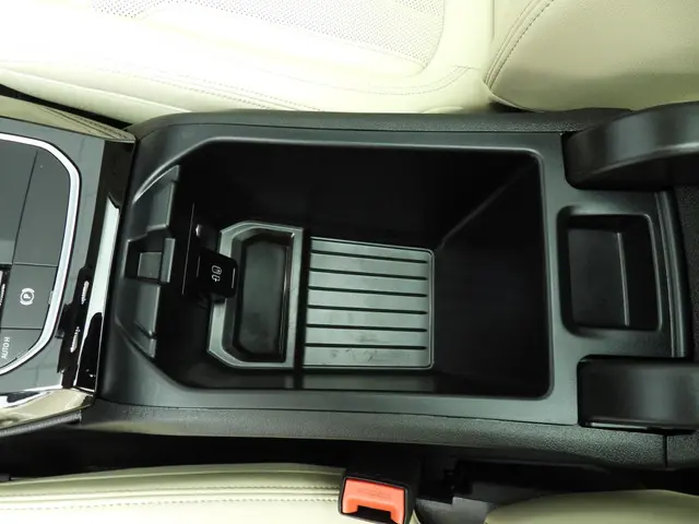 BMW X3 xDrive30e 2024 Hybride Benzine 24