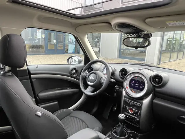 MINI Countryman 1.6 One Knockout Edition 2014 Benzine 60