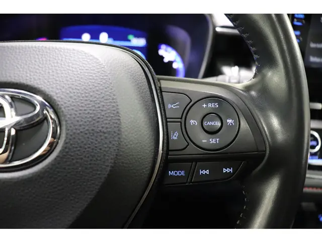 Toyota Corolla 1.8 Hybrid Executive, 2019 Hybride Benzine 24
