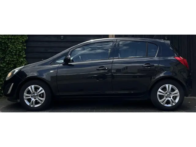 Opel Corsa 1.4-16V Design Edition 2014 Benzine 6