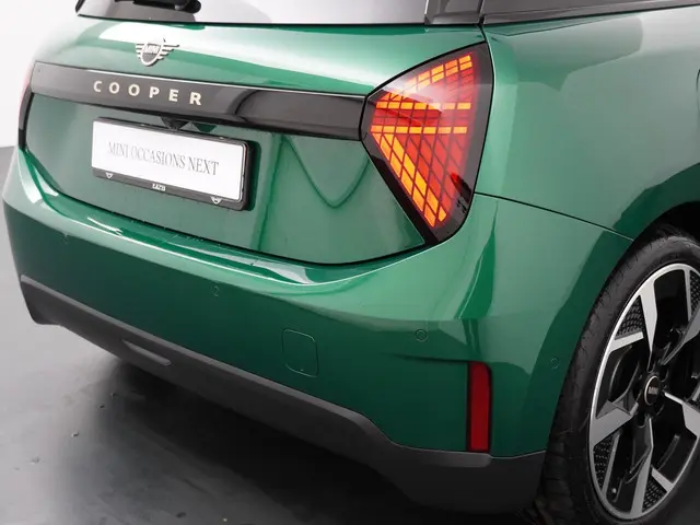 MINI 3-Deurs Cooper E Favoured + M-pakket 2025 Elektrisch 28