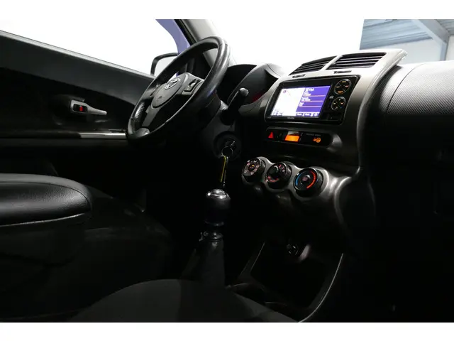 Toyota Urban Cruiser 1.3 VVT-i Comfort 2012 Benzine 24