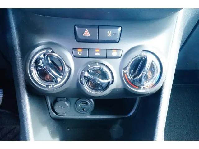 Peugeot 208 1.2 VTi Style 60.000 km 2014 Benzine 13
