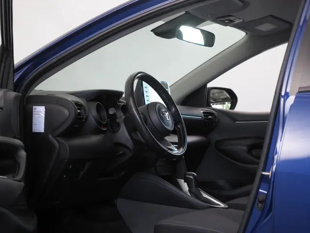 Toyota Yaris 1.5 Hybrid Dynamic 2021 Hybride Benzine 7