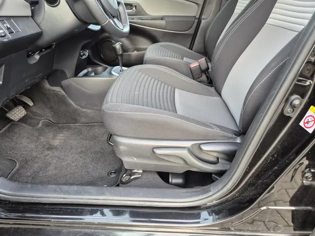 Toyota Yaris 1.5 Hybrid Dynamic 2019 Hybride Benzine 17