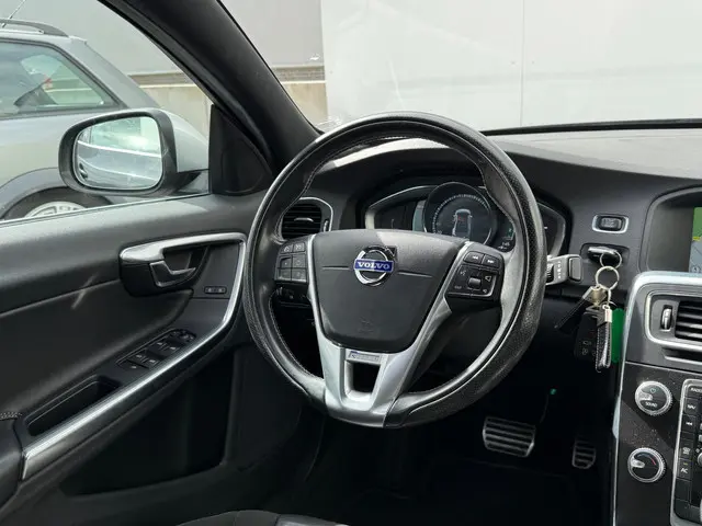 Volvo S60 1.6 T3 R-Design | 2015 | Automaat | 2015 Benzine 20