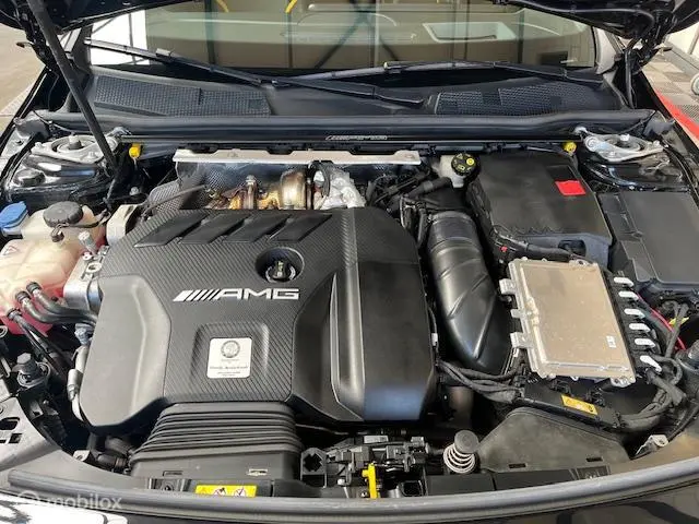 Mercedes-Benz CLA AMG 45 S 4MATIC+ 2022 Benzine 45