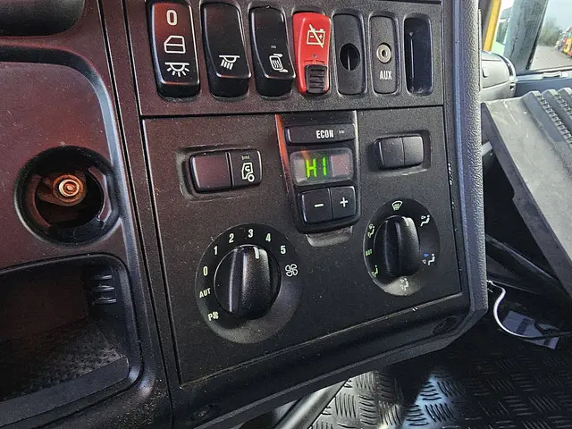 Scania P P340 2015 CNG 9