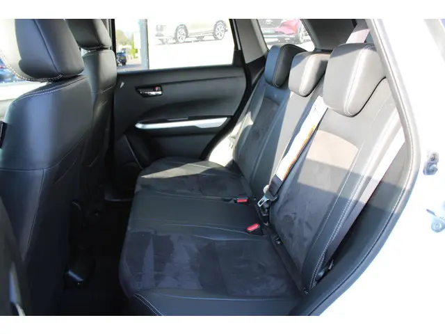 Suzuki Vitara 1.6 High Executive 2016 Benzine 24
