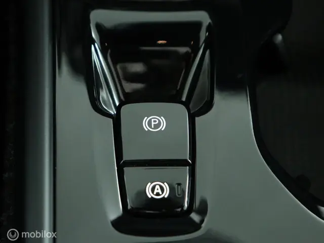 Volvo XC40 2.0 T5 AWD R-Design full option 2018 Benzine 25