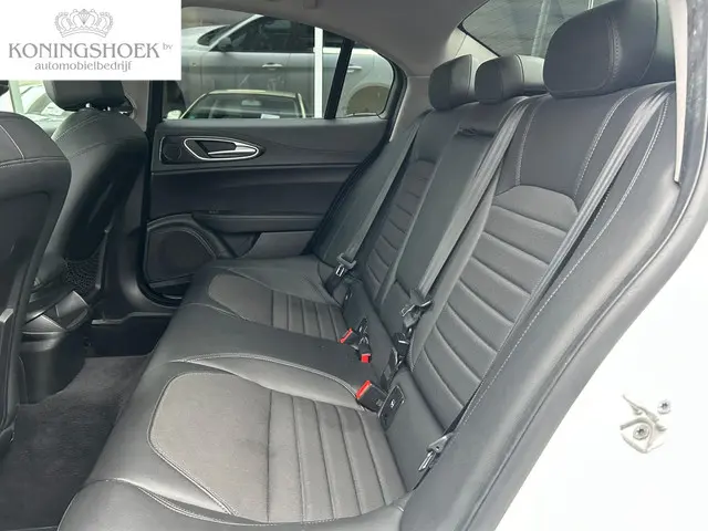 Alfa Romeo Giulia 2.0T Super 2019 Benzine 10