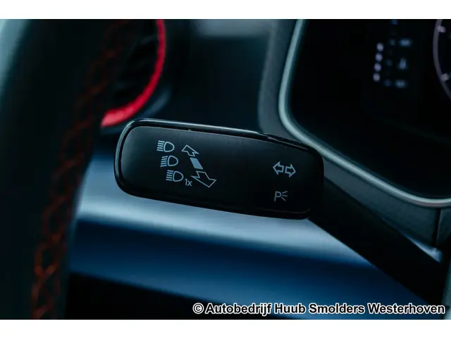 SEAT Arona 1.0 TSI FR Business Intense 2022 Benzine 32