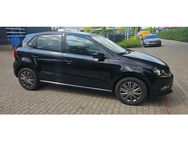 Volkswagen Polo 1.2 TSI Comfortline 2015 Benzine 6