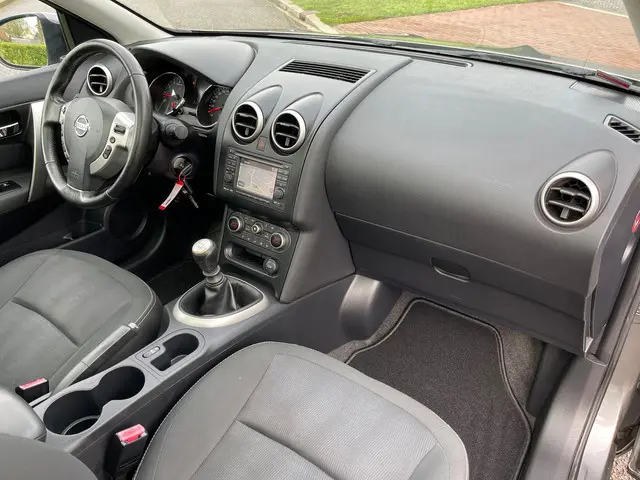 Nissan QASHQAI +2 2.0 Optima 2012 Benzine 6