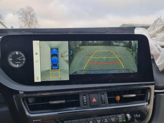 Lexus ES 300h President Line 2023 Hybride Benzine 19