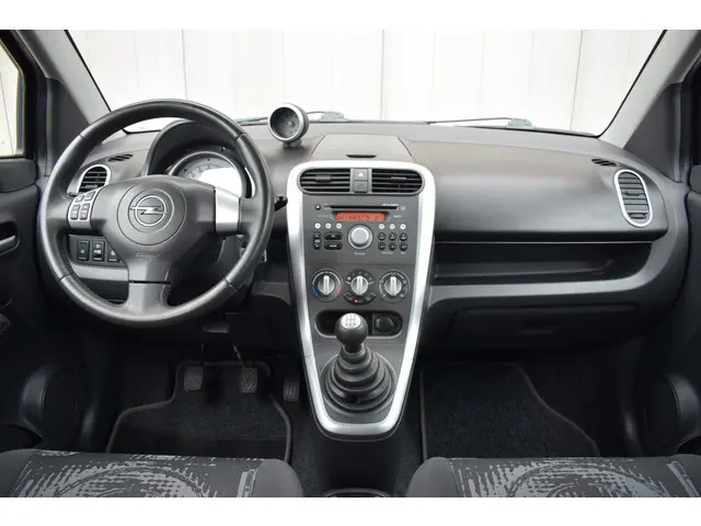 Opel Agila 1.0 Berlin 2015 Benzine 6