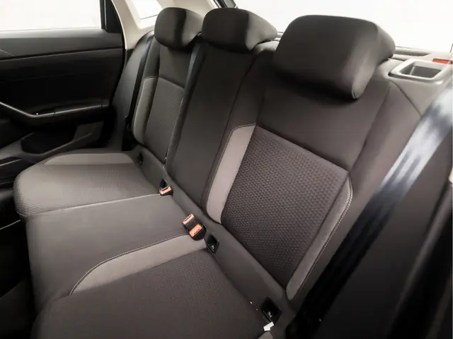 Volkswagen Polo 1.0 TSI Life Sport 2022 Benzine 18